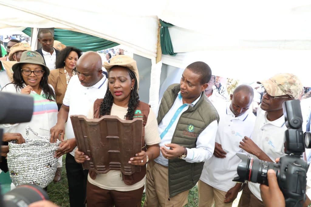 CS Tuya calls for concerted efforts in environmental protection 