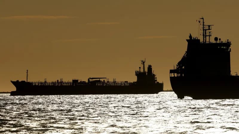 US considers lifting sanctions on some Iranian oil