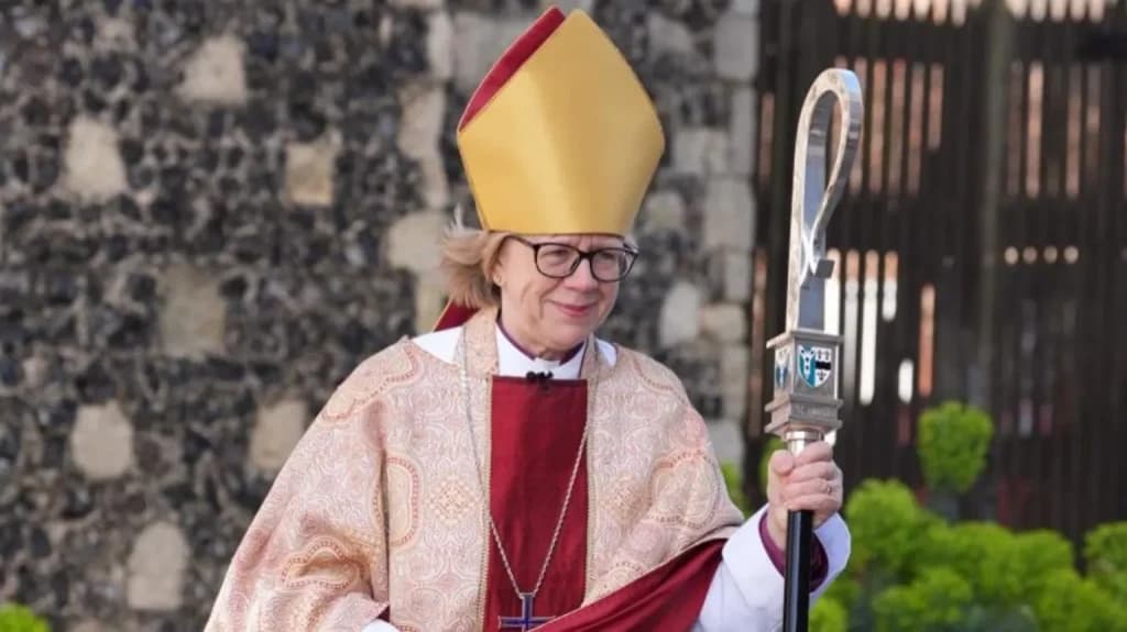 Archbishop prays for Middle East peace in first Easter sermon