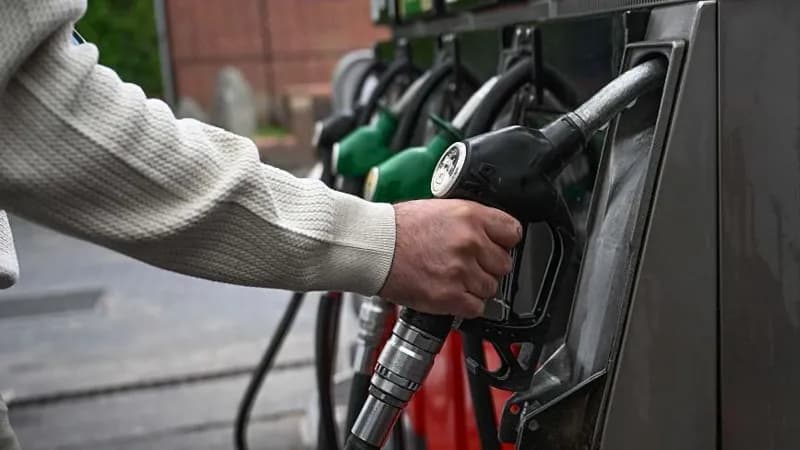 Oil prices rise after US and Iran exchange fire in Hormuz strait