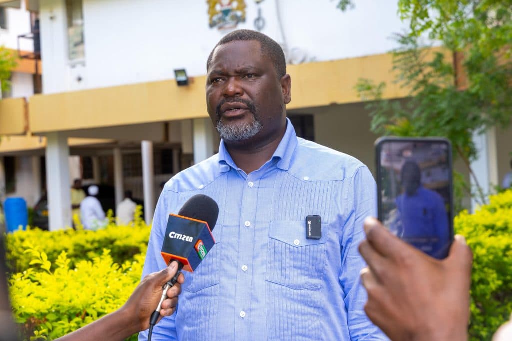 Public servants urged to serve citizens diligently