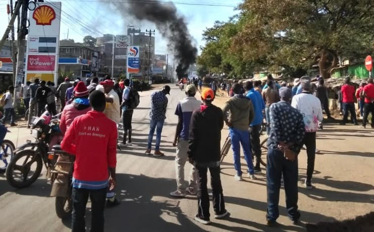 Kenyans stranded as matatu industry begins strike over fuel hike