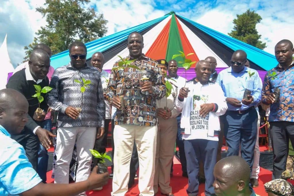 Oparanya rallies farmers in western Kenya to embrace coffee farming