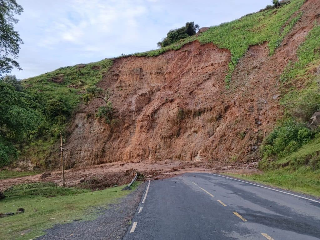 Landslide blocks Iten-Kabarnet Road near Kolol as heavy rains persist