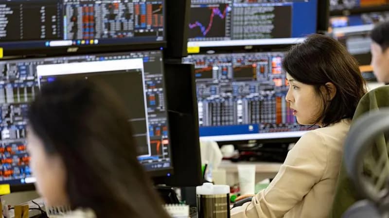 Tech stocks plunge in Asia after record rally and renewed Middle East attacks